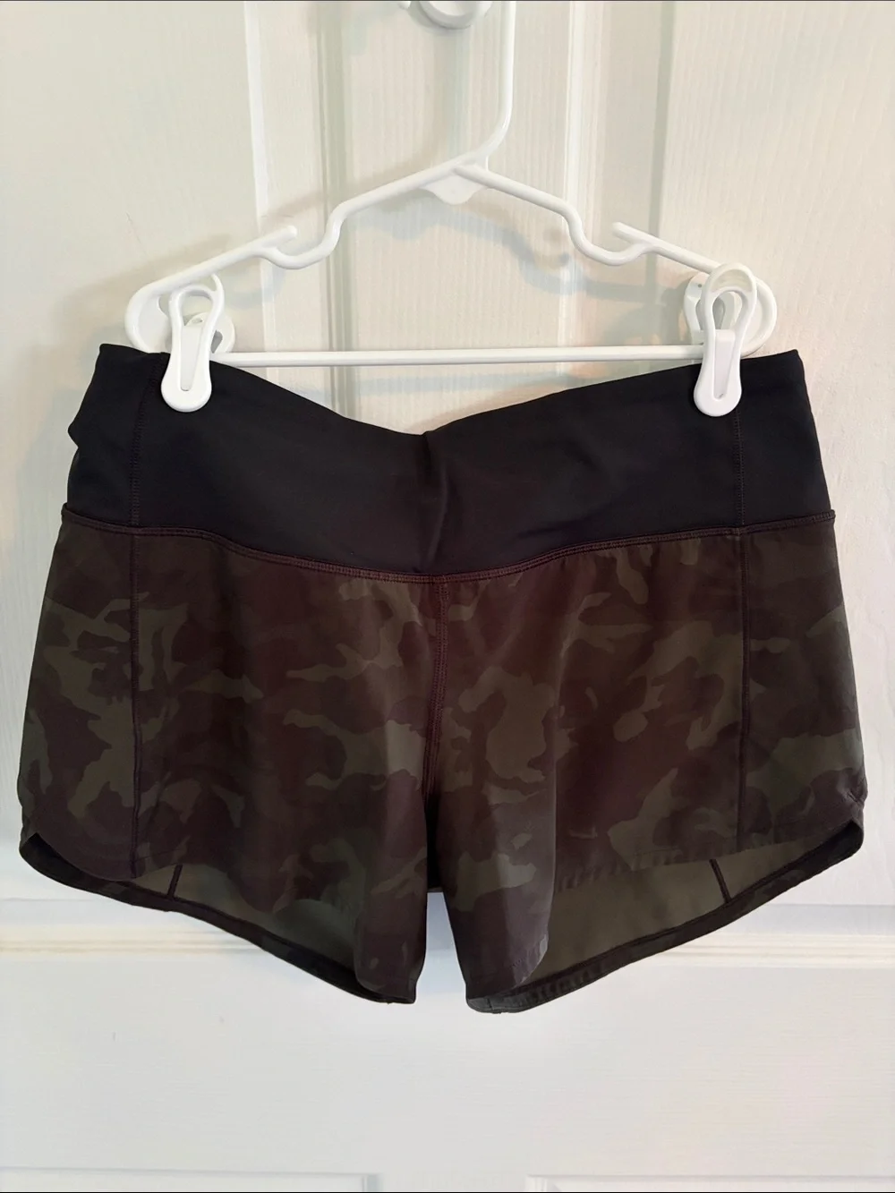 lululemon athletica Women's Camo Athletics Shorts - Black Waistband 4TALL